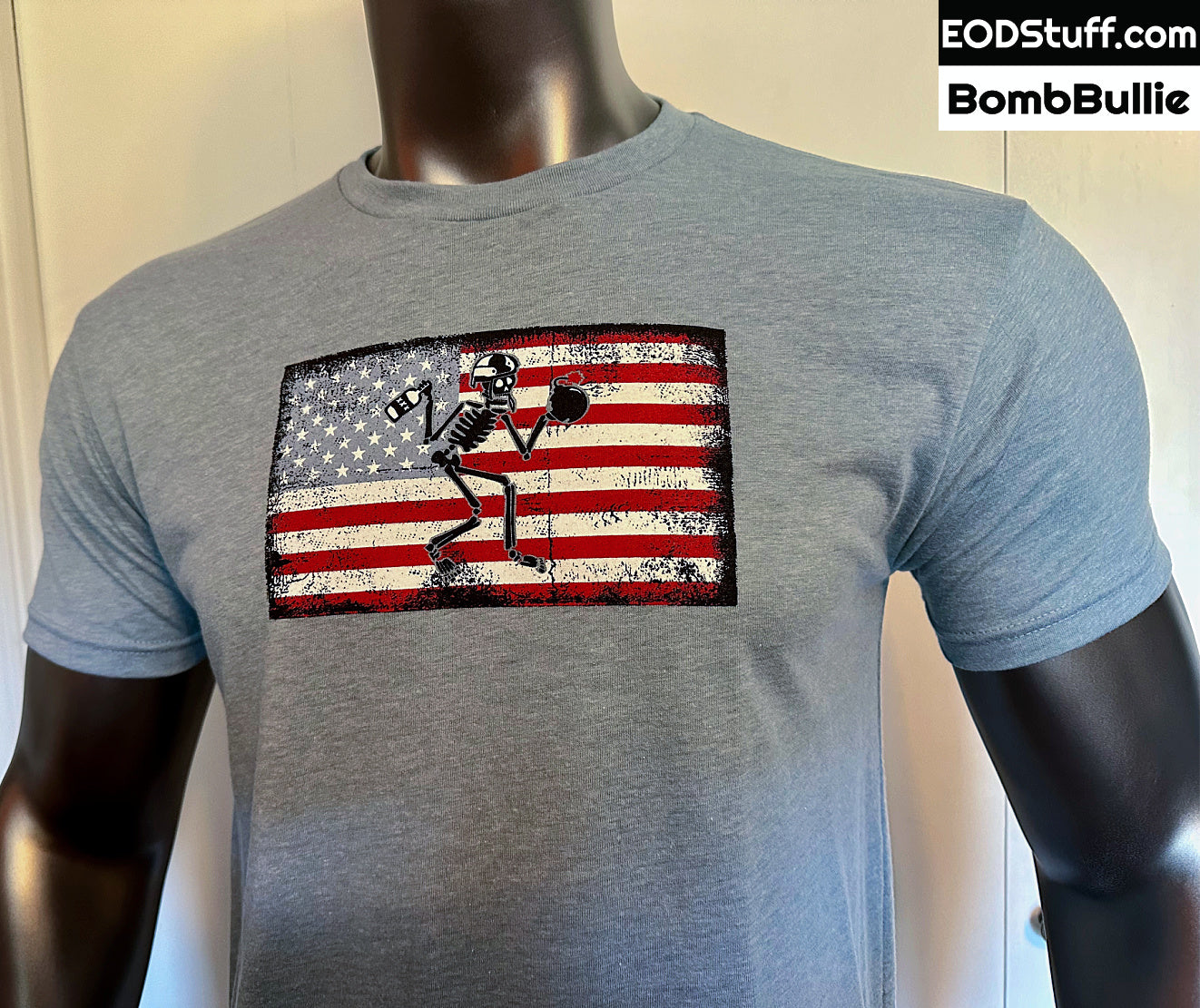 Skeebb™ Grunge USA Flag Vintage Stonewash Denim Tri-Blend Tee - Unisex EOD Short Sleeve Tee