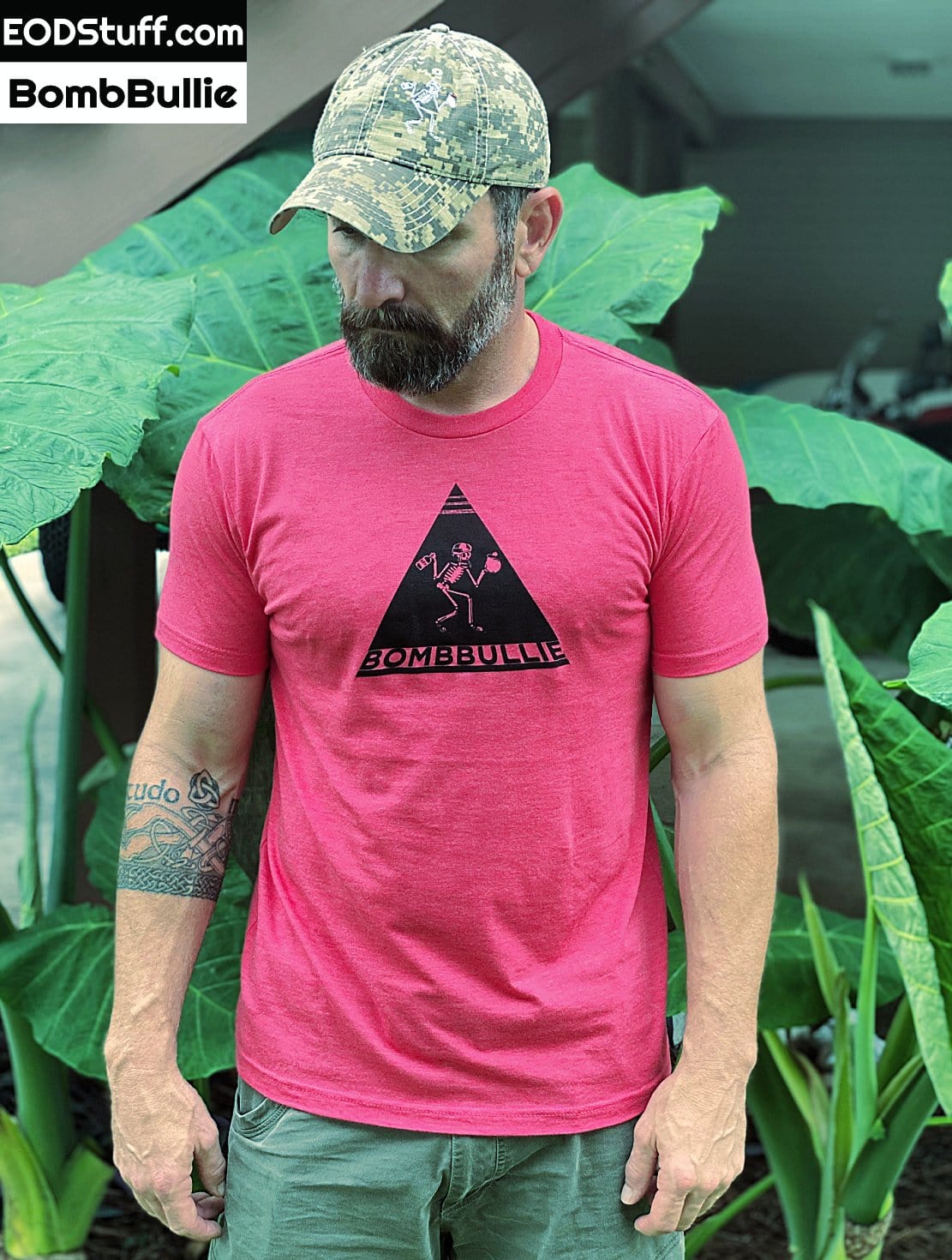 BombBullie Skeebb™ Triangle Red Triblend Unisex Tees